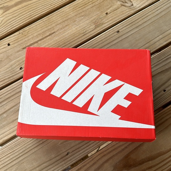 Worn once - Picture 2 of 2